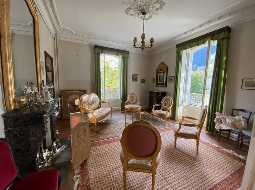 Handsome Empire Style Manor House with Beautiful Mountain Views, 30 minutes from Pau.